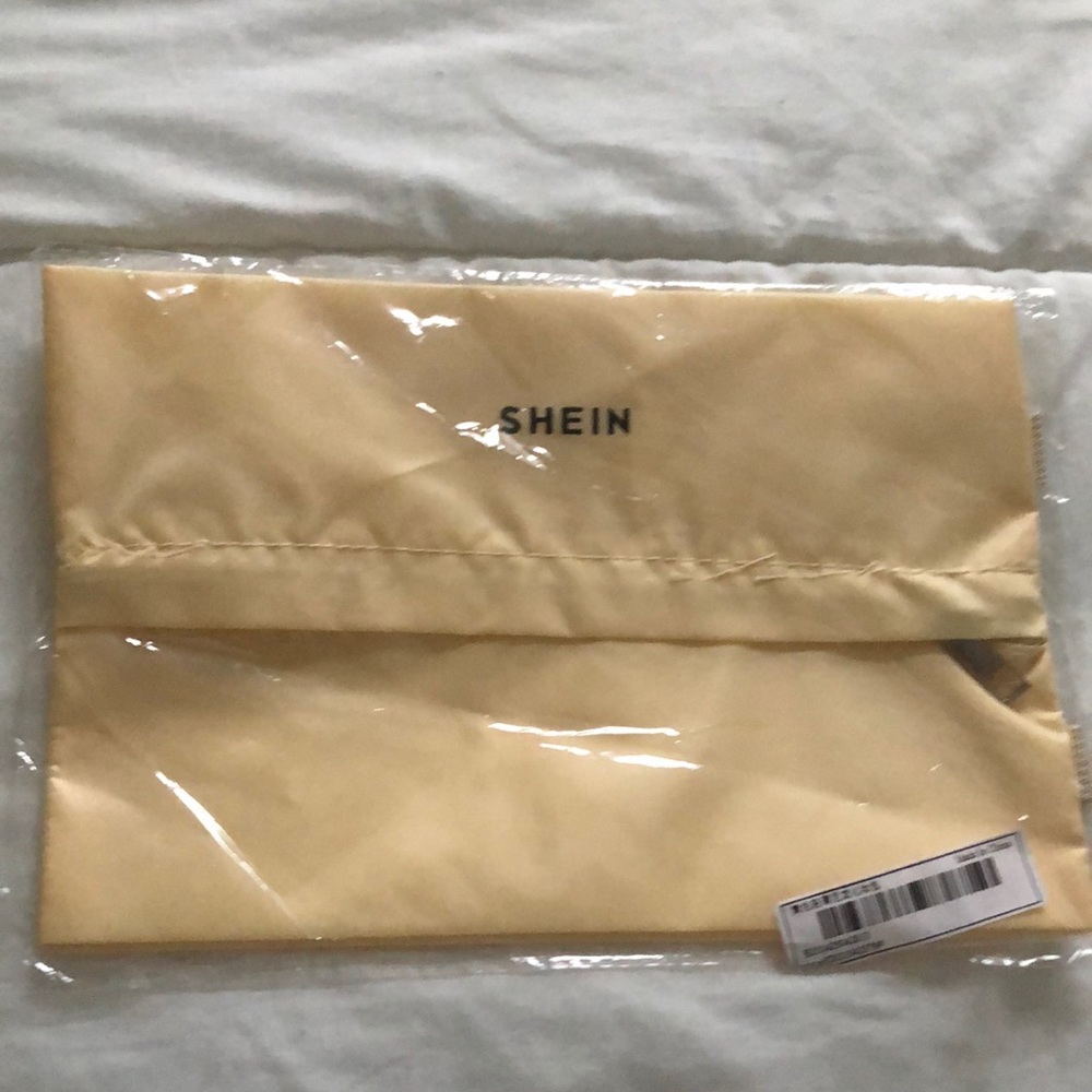 💄Two for $10💄 Shein satin pouch